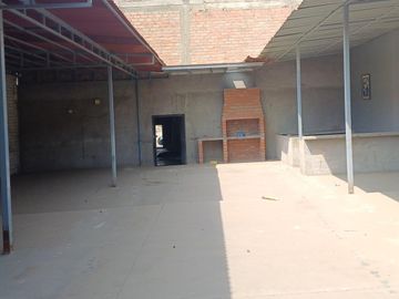 Casa y/o Local Comercial en  Venta