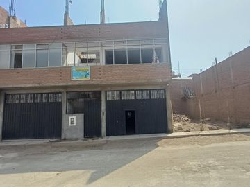 Casa y/o Local Comercial en  Venta