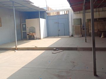 Casa y/o Local Comercial en  Venta