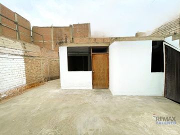 Terreno Con Casa Rústica En Venta En Ventanilla: Tu Proyecto, Tu Estilo