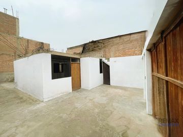 Terreno Con Casa Rústica En Venta En Ventanilla: Tu Proyecto, Tu Estilo