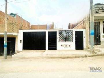 Terreno Con Casa Rústica En Venta En Ventanilla: Tu Proyecto, Tu Estilo
