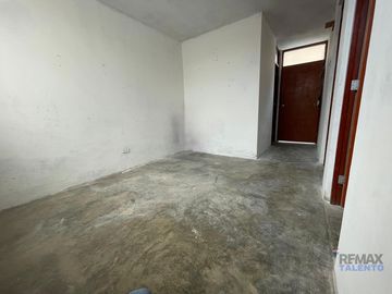 Terreno Con Casa Rústica En Venta En Ventanilla: Tu Proyecto, Tu Estilo
