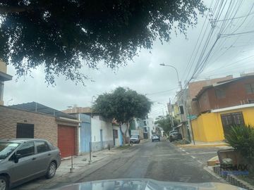 Terreno en venta en Surco - Fondo Villa