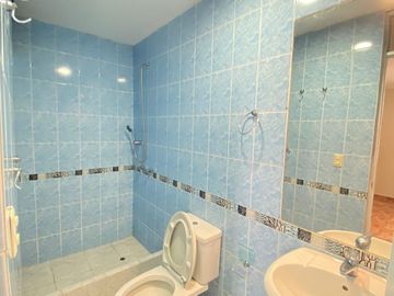 DEPARTAMENTO EN VENTA EN LA PERLA FRENTE A PARQUE