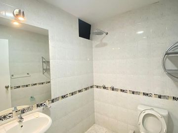 DEPARTAMENTO EN VENTA EN LA PERLA FRENTE A PARQUE