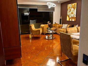 SE VENDE AMPLIO 137MTS Y MODERNO DEPARTAMENTO CON COCHERA EN LA MOLINA