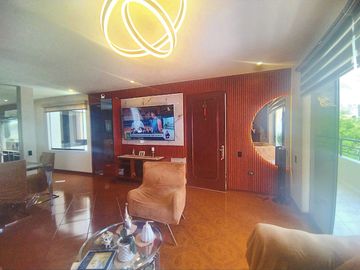 SE VENDE AMPLIO 137MTS Y MODERNO DEPARTAMENTO CON COCHERA EN LA MOLINA