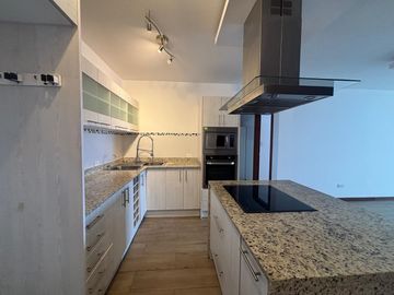 HERMOSO Y AMPLIO DEPARTAMENTO DE VENTA  - COMO NUEVO - 2 DORMITORIOS - TANDA NAYON - CUMBAYA