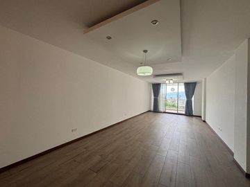 HERMOSO Y AMPLIO DEPARTAMENTO DE VENTA  - COMO NUEVO - 2 DORMITORIOS - TANDA NAYON - CUMBAYA