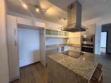 HERMOSO Y AMPLIO DEPARTAMENTO DE VENTA  - COMO NUEVO - 2 DORMITORIOS - TANDA NAYON - CUMBAYA