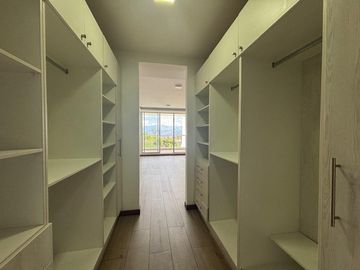 HERMOSO Y AMPLIO DEPARTAMENTO DE VENTA  - COMO NUEVO - 2 DORMITORIOS - TANDA NAYON - CUMBAYA