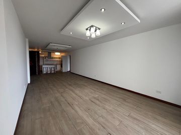 HERMOSO Y AMPLIO DEPARTAMENTO DE VENTA  - COMO NUEVO - 2 DORMITORIOS - TANDA NAYON - CUMBAYA