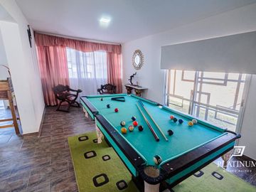 Casa en venta c/ cochera en Vaqueros