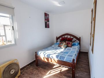 Casa en venta c/ cochera en Vaqueros