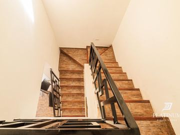 Casa en venta c/ cochera en Vaqueros