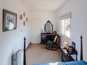 Casa en venta c/ cochera en Vaqueros