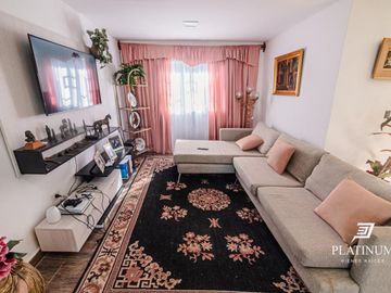 Casa en venta c/ cochera en Vaqueros