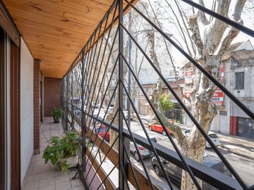 VENTA CASA 5 AMBIENTES PATIO COCHERA APTO CREDITO
