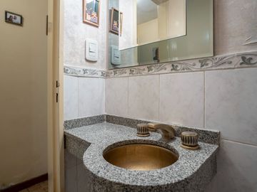 VENTA CASA 5 AMBIENTES PATIO COCHERA APTO CREDITO