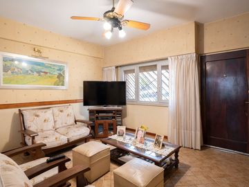VENTA CASA 5 AMBIENTES PATIO COCHERA APTO CREDITO