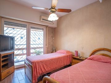 VENTA CASA 5 AMBIENTES PATIO COCHERA APTO CREDITO