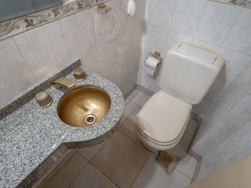 VENTA CASA 5 AMBIENTES PATIO COCHERA APTO CREDITO