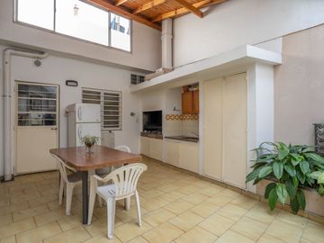 VENTA CASA 5 AMBIENTES PATIO COCHERA APTO CREDITO