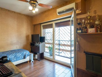 VENTA CASA 5 AMBIENTES PATIO COCHERA APTO CREDITO