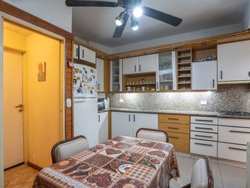 VENTA CASA 5 AMBIENTES PATIO COCHERA APTO CREDITO