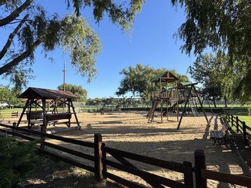Casa remodelada en el country Nautico Escobar