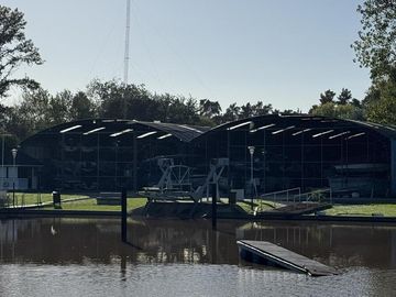 Casa remodelada en el country Nautico Escobar