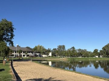 Casa remodelada en el country Nautico Escobar