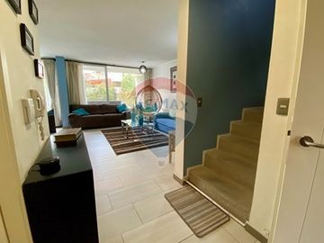 Se Vende Fabuloso Duplex en Peñalolen - 3 pisos
