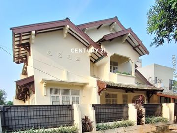 Dijual Cepat Rumah Hook Selesai Renovasi Depan Taman Di Sektor 2