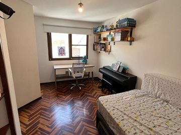 Vive cerca del mar en una casa amplia y moderna en Pimentel.