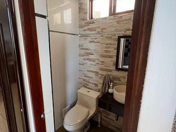 Vive cerca del mar en una casa amplia y moderna en Pimentel.