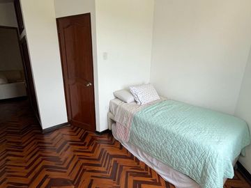 Vive cerca del mar en una casa amplia y moderna en Pimentel.