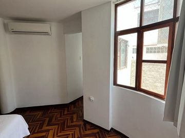 Vive cerca del mar en una casa amplia y moderna en Pimentel.
