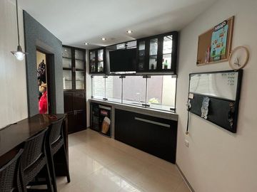 Vive cerca del mar en una casa amplia y moderna en Pimentel.