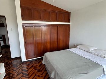 Vive cerca del mar en una casa amplia y moderna en Pimentel.