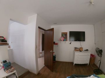 Residencia Tipo Quinta con Jardines Amplios y Estilo Contemporáneo en la Ciudad