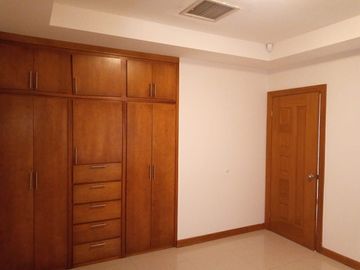 CASA EN VENTA EN RESIDENCIAL LEONES, CHIHUAHUA