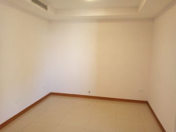 CASA EN VENTA EN RESIDENCIAL LEONES, CHIHUAHUA