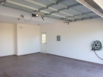 CASA EN VENTA EN RESIDENCIAL LEONES, CHIHUAHUA
