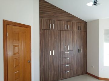 CASA EN VENTA EN RESIDENCIAL LEONES, CHIHUAHUA