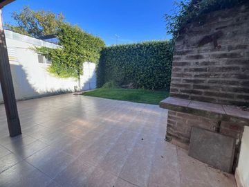Venta CASA 3 amb - COCHERA QUINCHO JARDIN. PALOMAR