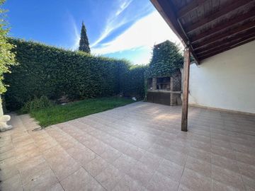 Venta CASA 3 amb - COCHERA QUINCHO JARDIN. PALOMAR
