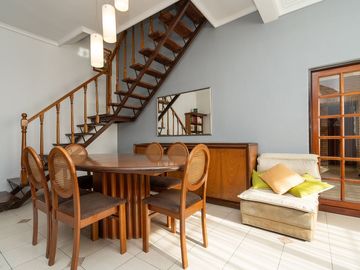 CASA LOTE PROPIO DOBLE FRENTE 760 M2 BARRIO INGLÉS