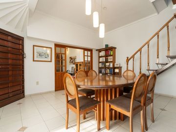 CASA LOTE PROPIO DOBLE FRENTE 760 M2 BARRIO INGLÉS